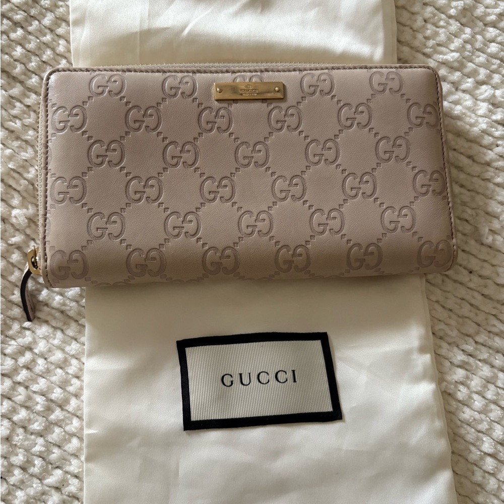 Gucci Guccissima Leather Zip- Around Long Wallet - Excellent Condition